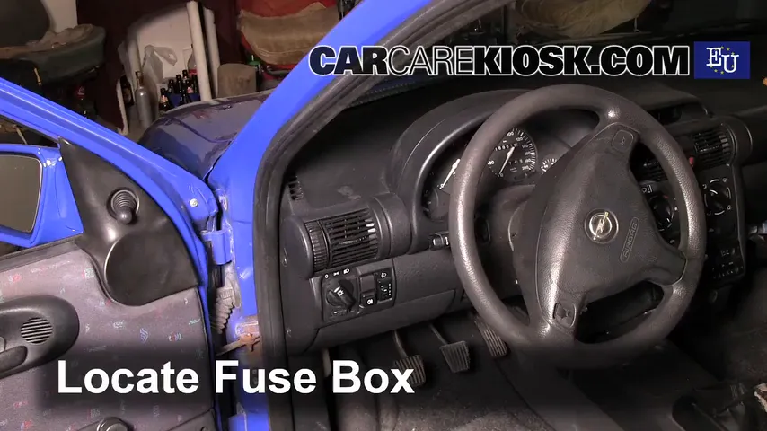 1998 Opel Corsa B II 1.0L 3 Cyl. Fusible (interior) Control